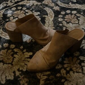 Report Beige Women's Block Heel Mules